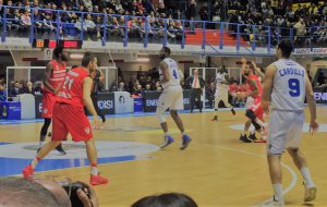 La New Basket Brindisi c’è: Varese torna a casa con 22 punti sul groppone