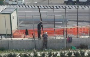 L’Autorità Portuale prosegue i lavori di recinzione del Lungomare: Legambiente si rivolge al Tar
