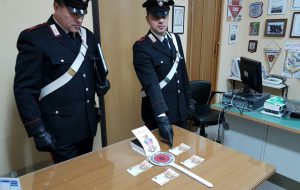 Acquista merce con banconote false: arrestato 30enne