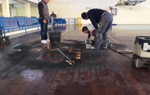 Incendio PalaMelfi: iniziati i lavori di smontaggio del parquet