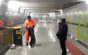 Pulizia radicale del sottopasso di Via Torpisana