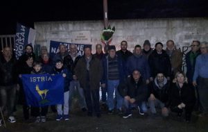 Martiri delle Foibe: Azione Nazionale sostituisce la lapide vandalizzata