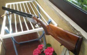 In casa due fucili non denunciati: nei guai una nonnina di San Donaci