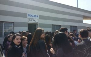 L’Agenzia delle Dogane di Brindisi apre i suoi uffici agli studenti del Commerciale Marconi-Flacco