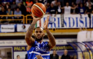 Fantastica New Basket Brindisi: batte Brescia e punta ai playoff