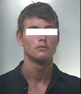 Viola gli arresti domiciliari: Alessandro Argento torna in carcere