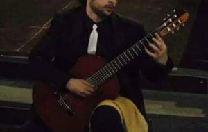 Rassegna di chitarra classica con archi e fiati: sabato 8 Andrea Epifani alla Chiesa del Cristo
