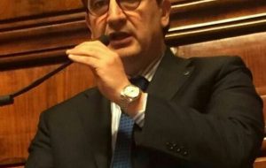 Liceo Coreutico senza accompagnamento pianistico, Zizza: “Anche dopo l’interrogazione parlamentare, tutto tace. Ma noi non ci arrediamo”