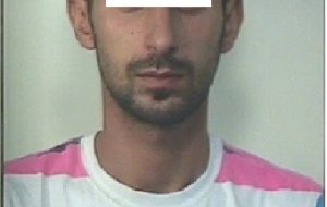 Cellulari e notebook a prezzi stracciati sul web: arrestato per 62 truffe online con falsi conti PostePay
