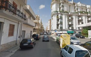Il Comune latita e il Comitato di quartiere organizza la pulizia delle strade: domani appuntamento in Via Romolo