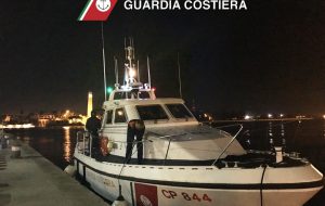 Peschereccio in avaria al largo di Brindisi soccorso dalla Guardia Costiera
