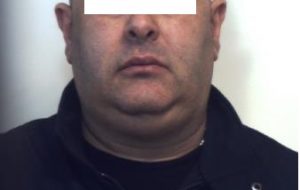 Spaccia cocaina dagli arresti domiciliari: in carcere 44enne di Cellino