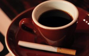 Caffè e Sigaretta, un binomio assai classico. La storia dei due peccaminosi piaceri raccontata da Gabriele D’Amelj Melodia. III parte