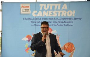 Malore per il noto giornalista Carlo Amatori: salvato da due medici stranieri e dai poliziotti delle Volanti, ora è in osservazione presso l’Utic