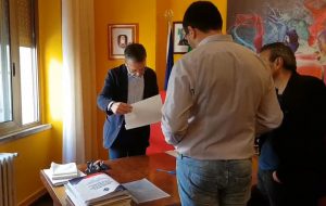 La Carluccio non è più Sindaco: protocollate le dimissioni dei 17