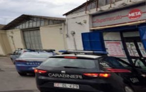 Allarme criminalità a Brindisi: assalto armato al supermercato Meta del quartiere San Paolo