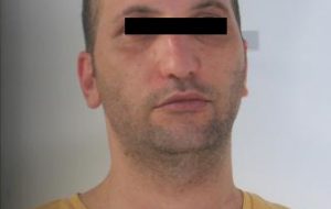 Picchia la madre per soldi: arrestato pregiudicato brindisino