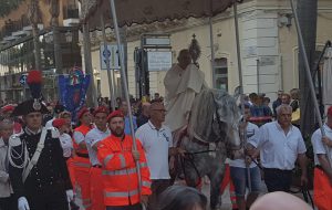 Corpus Domini: a Brindisi la tradizionale processione del Cavallo Parato