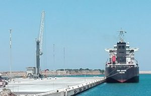 Accumulo idrogeno nelle stive di una cisterna: allarme rientrato nel porto di Brindisi