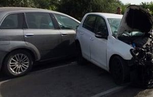 Terribile carambola tra tre auto nei pressi della Carlotto: 84enne perde la vita