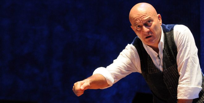 Claudio Bisio al Verdi di Brindisi: autobiografia imperfetta