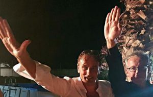 Torta con croce celtica e saluto romano al compleanno di Oggiano, Cgil: “si ricordi che è un docente ed ha un codice professionale da rispettare”