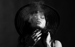 SmokeZone: a Brindisi la mostra in bianco e nero di Nicola Loviento