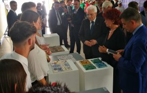 Dirigenti, docenti e studenti del Liceo Artistico di Brindisi alla cerimonia di apertura dell’anno scolastico