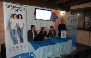 Sporcatevi le mani: tanta gente all’incontro di sensibilizzazione sulle problematiche connesse all’autismo