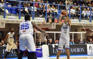L’Happy Casa Brindisi in vantaggio per 39′ contro i campioni d’Italia. Ma alla fine vince la Reyer Venezia