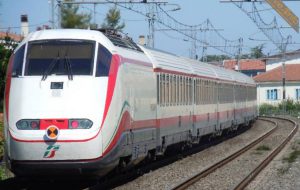 Frecciabianca fermato ad Ostuni: salvo per miracolo l’uomo coinvolto nell’incidente ferroviario