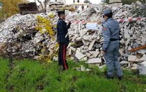 I Carabinieri Forestali sequestrano deposito incontrollato di rifiuti in  una marmeria