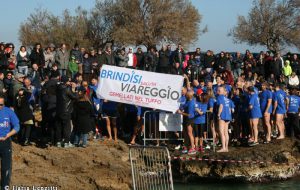 Tuffo di Capodanno 2020, iscrizioni a quota 120. Avviato l’iter per il patto di amicizia tra le città di Brindisi e Viareggio