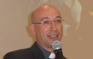 Scritte sulla Chiesa del rione Paradiso, Don Cosimo Zecca: “il nostro quartiere ha già tanti problemi, non ha bisogno di gente che imbratta i muri”