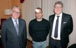 Rapina Farmacia Comunale: Commissario e Prefetto ricevono il coraggioso impiegato