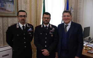Il Prefetto Valenti incontra il Carabinieri che, fuori servizio, sventò la rapina alla Farmacia Comunale di Brindisi