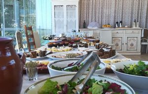 Il convivio dei buongustai dell’1 Maggio alla Masseria Le Terrazze di Serranova