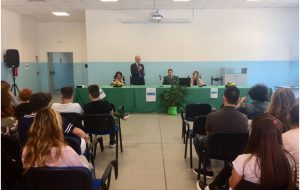 Beppe Ghisolfi fa lezione di finanza agli studenti del Marconi-Flacco di Brindisi