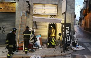 Bomba in Piazza Vittoria, Rossi: “occorrono telecamere e controllo fisico del territorio. La mia amministrazione si costituirà parte civile contro i criminali”