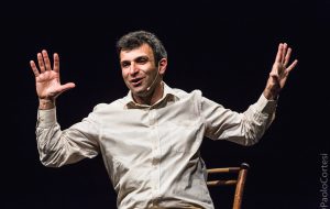 Cammelli a Barbiana del brindisino Luigi D’Elia va in scena a Cracovia