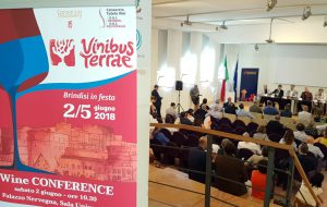 Aperto il Vinibus Terrae con il dibattito su “Il Vino in terra di Brindisi – Storia, evoluzione e nuovi mercati”