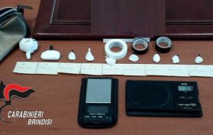In casa con oltre 30 grammi di cocaina: arrestato 58enne