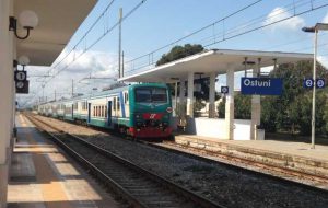 Violenta sul treno studentessa di 19 anni: 40enne barese agli arresti domiciliari