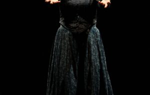 Teatro Madre: stasera “Il Ballo” di e con Daria Paoletta al Parco Archeologico di Santa Maria di Agnano