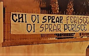 Minaccioso striscione di Forza Nuova contro il centro minori: “chi di sprar ferisce di sprar perisce”