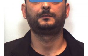 Al bar dopo aver timbrato al lavoro: arrestato dipendente comunale
