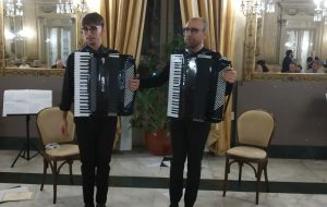 “Una fisarmonica per due”: al Petruzzelli di Bari un duo padre-figlio sulle note del tango