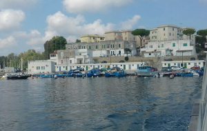 Made in Brindisi: lunedì 23 concerto al tramonto del “Salvatore Russo Gypsy Jazz Trio”