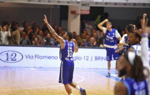 Wes Clark out sino a fine febbraio