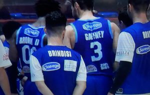 LBA: prima vittoria esterna della Happy Casa Brindisi. Pistoia sconfitta 74-90